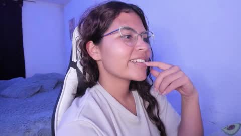 Snapshot of ladybrown_16 chatting on September 20, 3:05 am Lady online show from September 20, 3:05 am
