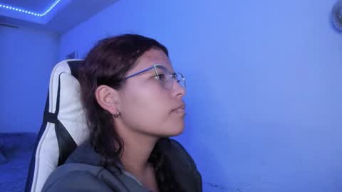 Snapshot of ladybrown_16 chatting on September 27, 2:52 am Lady online show from September 27, 2:52 am