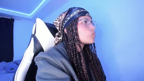 Snapshot of ladybrown_16 chatting on February 12, 3:07 am Lady online show from February 12, 3:07 am