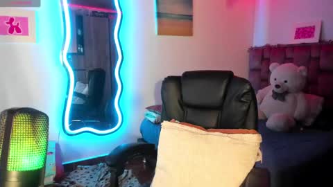 leidy daniela online show from January 12, 9:08 am