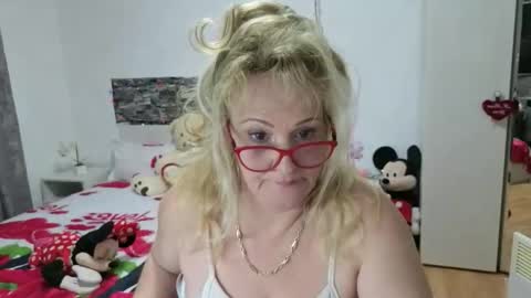 ladyvybe online show from April 14, 5:24 pm