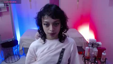 Ladywawy  online show from October 1, 1:05 pm