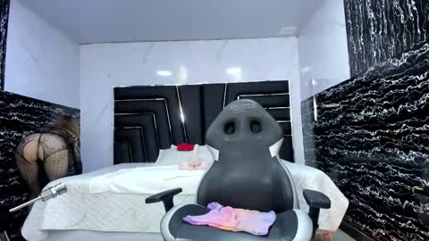 Ladyy Scarlett online show from February 19, 3:17 am