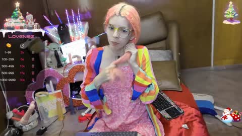 Skinnygirl online show from January 18, 1:30 am