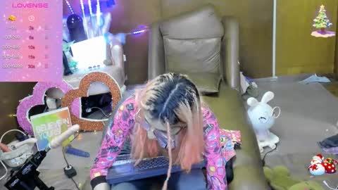 Skinnygirl online show from October 12, 2:03 am