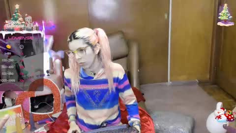 Skinnygirl online show from March 8, 11:39 pm