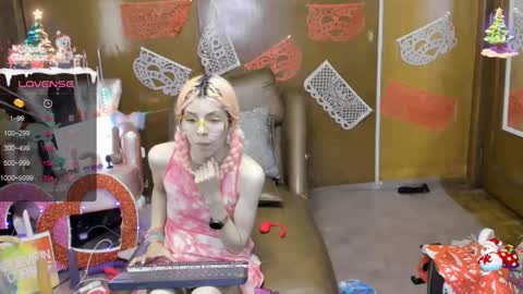 Skinnygirl online show from February 15, 1:10 am