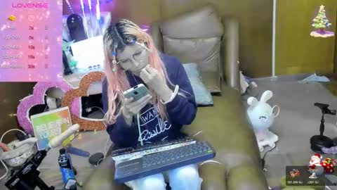 Skinnygirl online show from October 19, 2:13 am