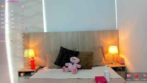 Laia Cruz online show from February 12, 8:32 pm