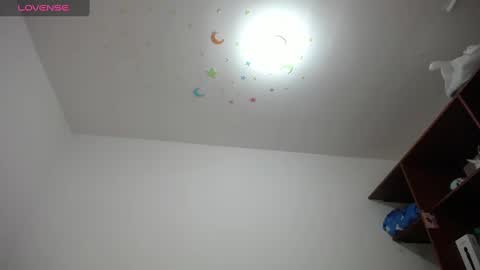 Snapshot of laila_laly chatting on December 23, 1:35 pm Leila Laly online show from December 23, 1:35 pm