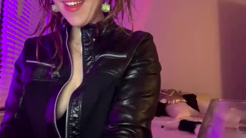 Lainey online show from May 2, 4:38 am