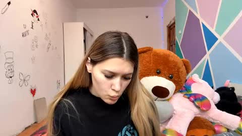 Sophie online show from April 12, 11:24 am