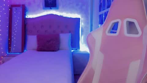 lala Moon online show from January 16, 10:55 am