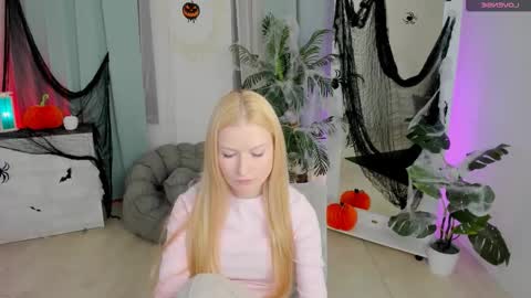 Laly online show from October 20, 4:10 pm