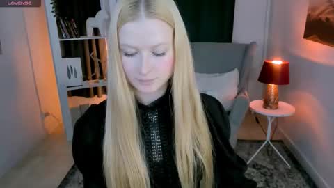 Laly online show from November 3, 10:52 am