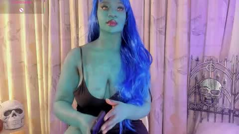 Snapshot of lana__beaux chatting on October 18, 7:37 pm online show from October 18, 7:37 pm
