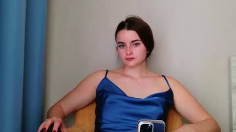lana_gl online show from June 10, 6:45 am
