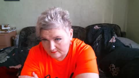 lanacat555 online show from April 6, 2:29 pm