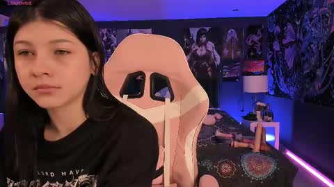 L A N A  online show from December 14, 11:27 am