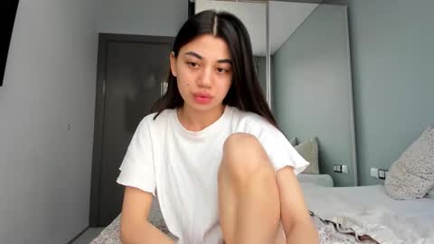 Snapshot of lanalandd chatting on October 18, 1:36 pm Lana online show from October 18, 1:36 pm