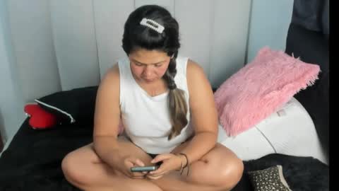 lanastone86 online show from May 29, 1:20 pm