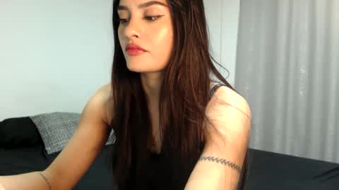 lanawinters1 online show from April 29, 3:32 am