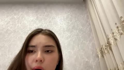 Alice online show from April 18, 7:58 pm