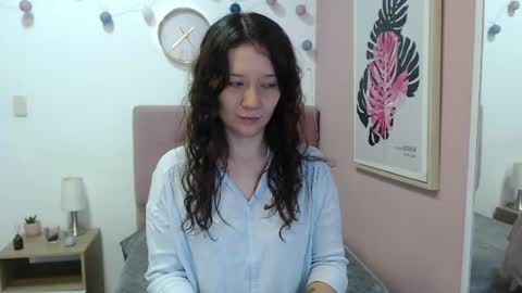 Lanna online show from July 1, 1:43 pm