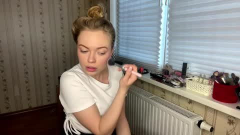 Hello My name is Lola online show from March 31, 11:43 am