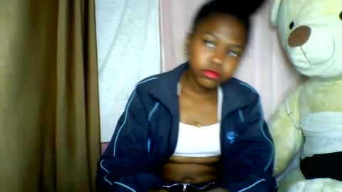 lara_belle online show from May 18, 4:07 am