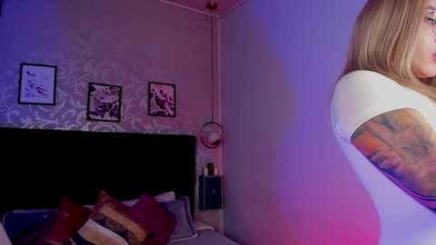 Lara online show from March 5, 10:12 pm