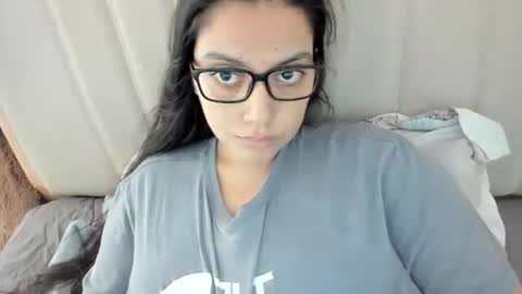 lara online show from November 24, 3:36 pm