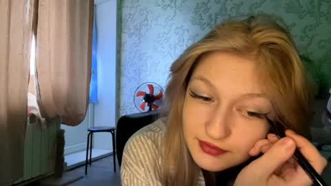 Lily online show from April 10, 9:59 am