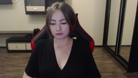 Laralianna online show from January 5, 8:52 pm