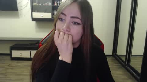 Laralianna online show from February 28, 5:26 pm