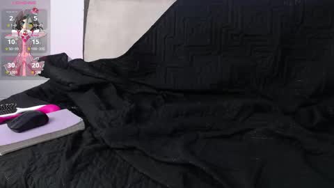 laramucci online show from December 22, 10:24 pm