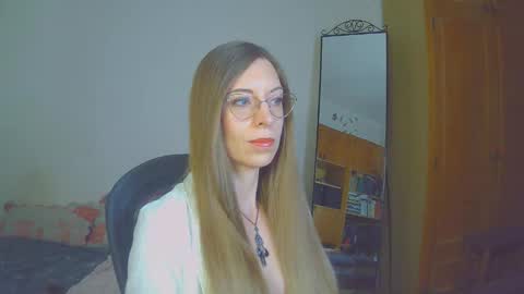 larawintersxxx online show from September 16, 7:33 pm