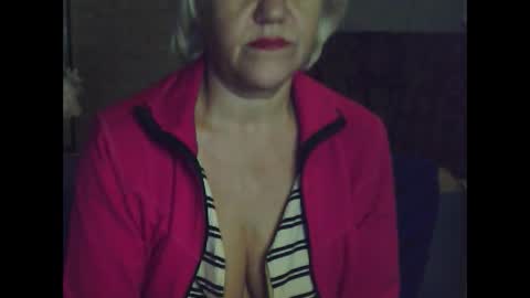 larisaq4ugo24 online show from October 18, 7:37 pm