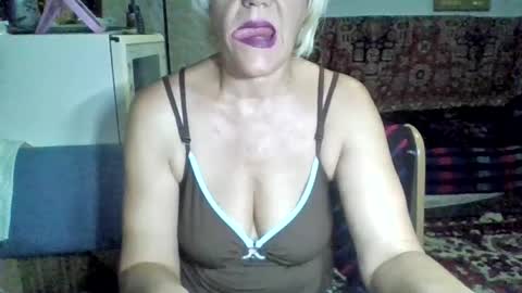 larisaq4ugo24 online show from August 5, 6:25 pm