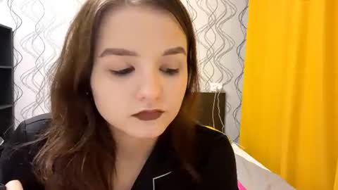 Mila online show from June 16, 11:17 pm