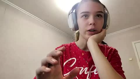 Linet online show from April 6, 9:10 am