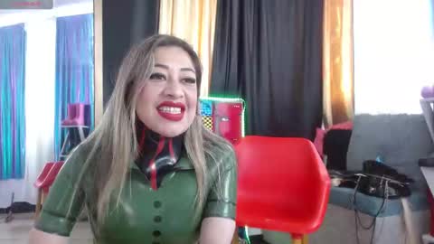 Snapshot of latex_rose_daniels chatting on December 13, 5:21 pm ROSE online show from December 13, 5:21 pm