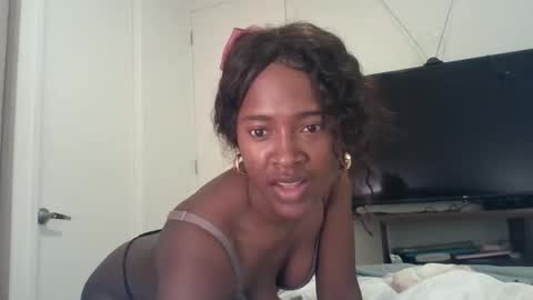 Snapshot of latina033 chatting on October 24, 1:23 am latina033 online show from October 24, 1:23 am