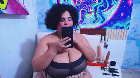 Snapshot of latina_bigboos12 chatting on October 22, 3:11 am latina_bigboos12 online show from October 22, 3:11 am