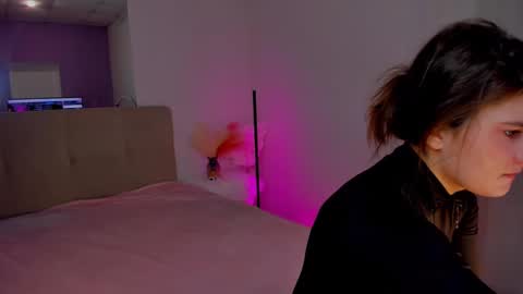 Laura online show from February 21, 6:29 am