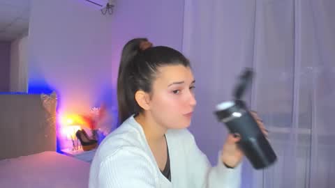 Laura online show from February 17, 8:02 am