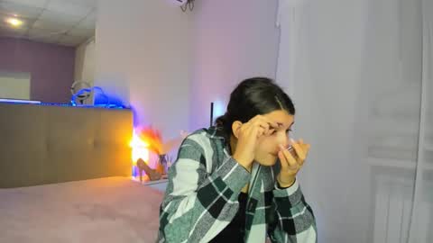 Laura online show from December 1, 6:50 am