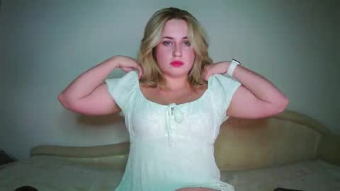 Laura  Nelson online show from September 27, 10:06 pm