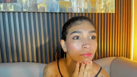 Laura online show from March 18, 12:32 pm