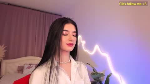 Laura online show from March 18, 8:36 pm